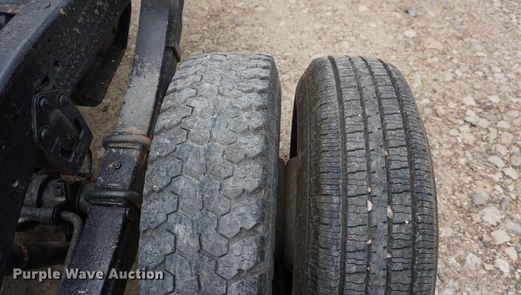 image for item DB6032 1995 Ford F450 truck cab and chassis