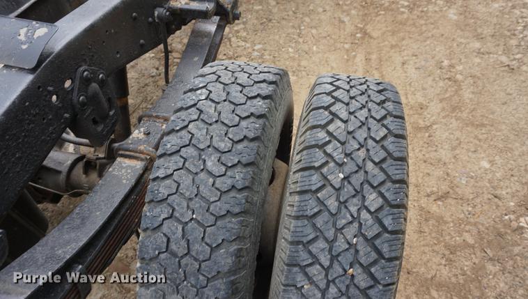 image for item DB6032 1995 Ford F450 truck cab and chassis