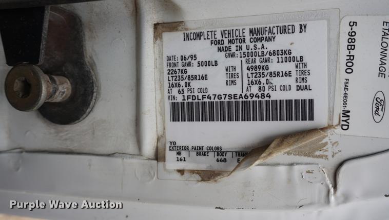 image for item DB6032 1995 Ford F450 truck cab and chassis