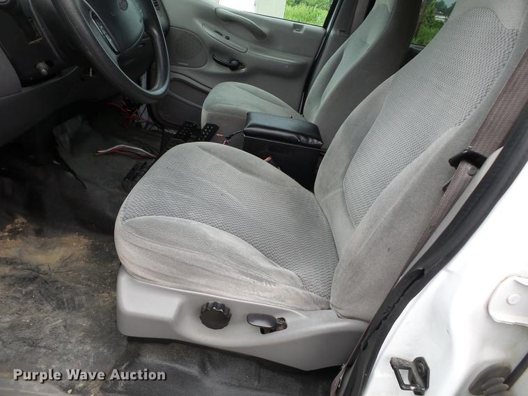 image for item DB7125 2001 Ford Expedition SUV