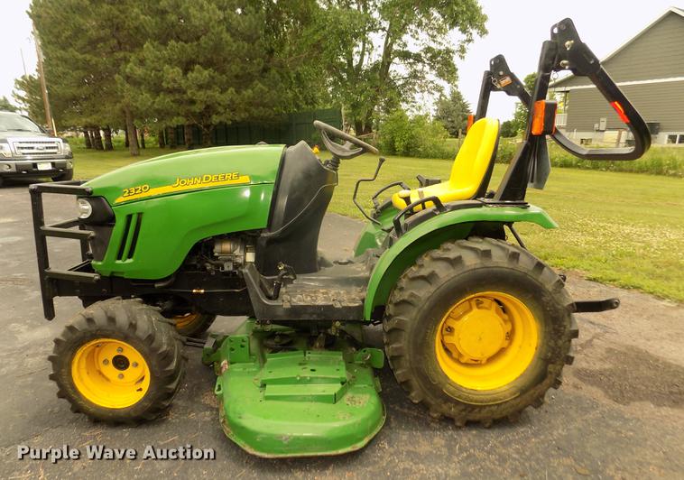 image for item DB8730 2006 John Deere 2320 MFWD tractor