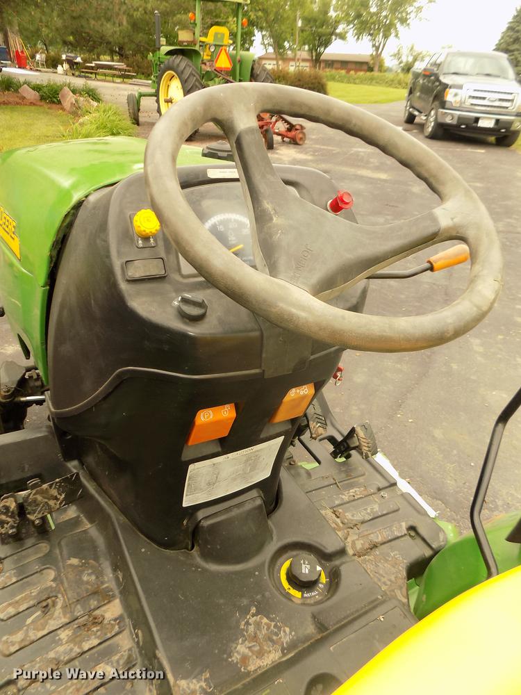 image for item DB8730 2006 John Deere 2320 MFWD tractor