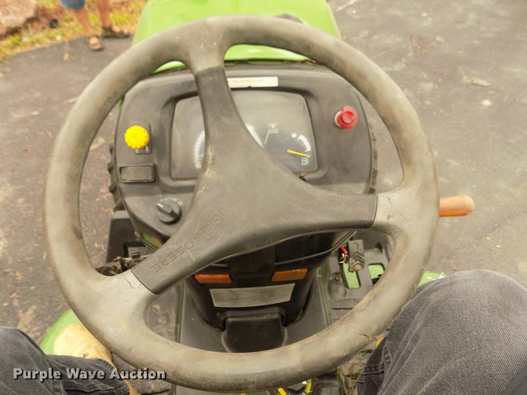 image for item DB8730 2006 John Deere 2320 MFWD tractor