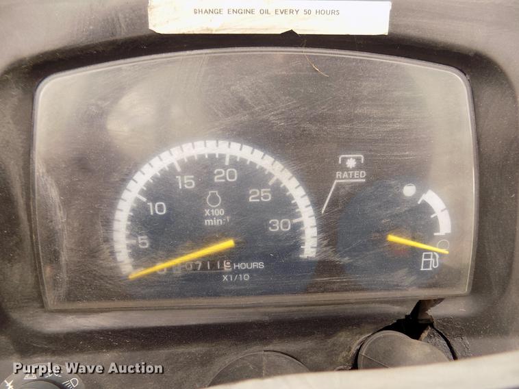 image for item DB8730 2006 John Deere 2320 MFWD tractor