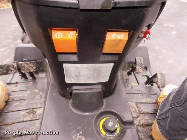 image for item DB8730 2006 John Deere 2320 MFWD tractor