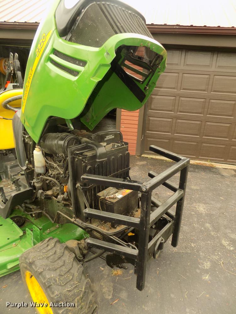 image for item DB8730 2006 John Deere 2320 MFWD tractor