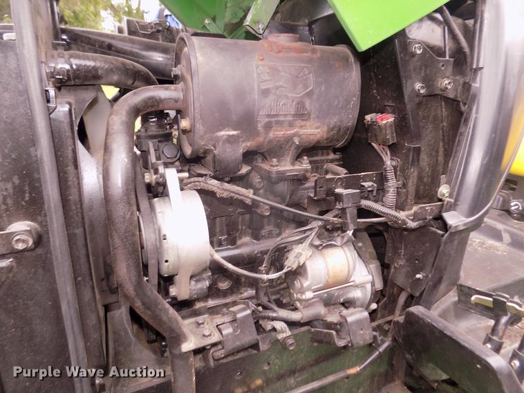 image for item DB8730 2006 John Deere 2320 MFWD tractor