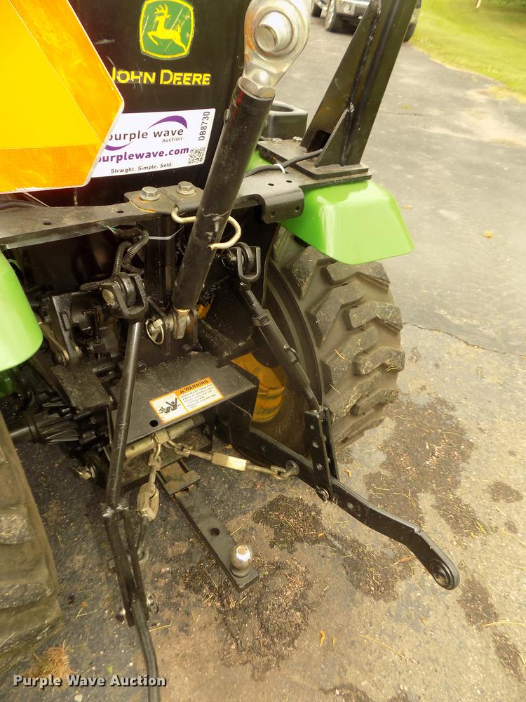 image for item DB8730 2006 John Deere 2320 MFWD tractor