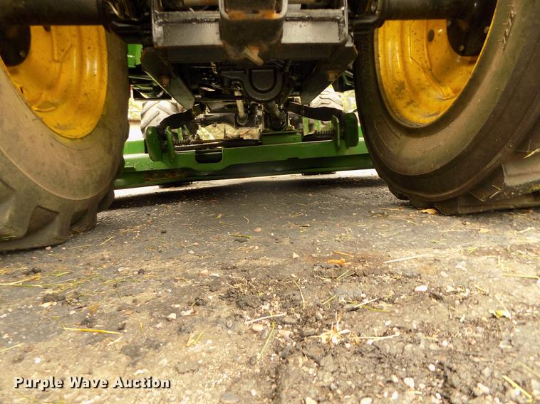 image for item DB8730 2006 John Deere 2320 MFWD tractor