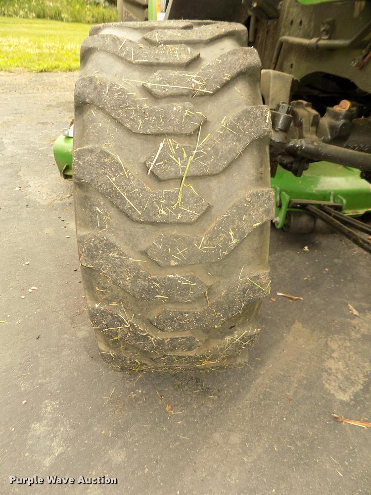 image for item DB8730 2006 John Deere 2320 MFWD tractor