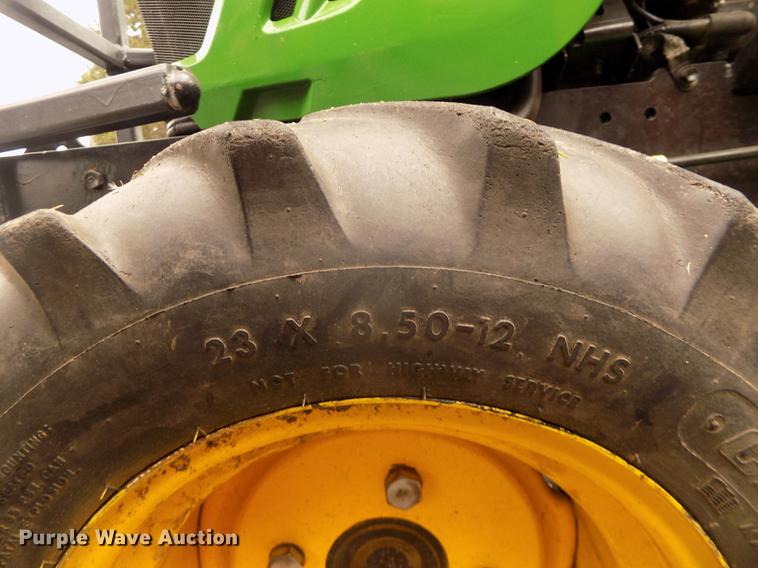 image for item DB8730 2006 John Deere 2320 MFWD tractor