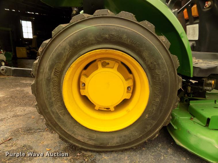 image for item DB8730 2006 John Deere 2320 MFWD tractor