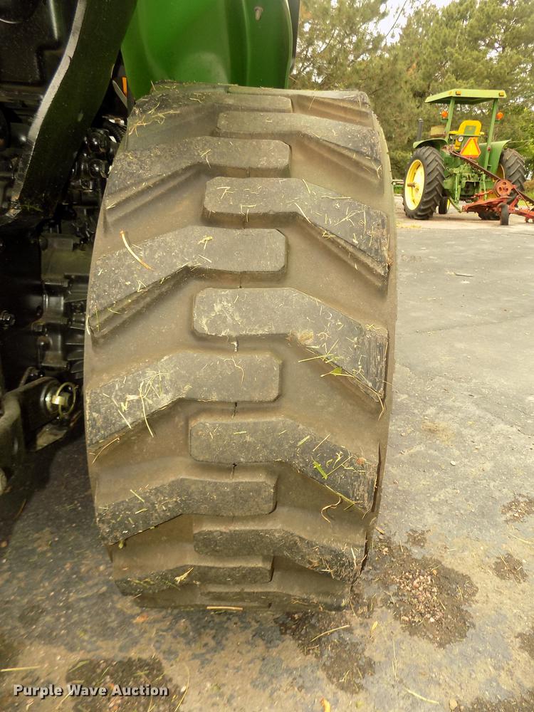 image for item DB8730 2006 John Deere 2320 MFWD tractor