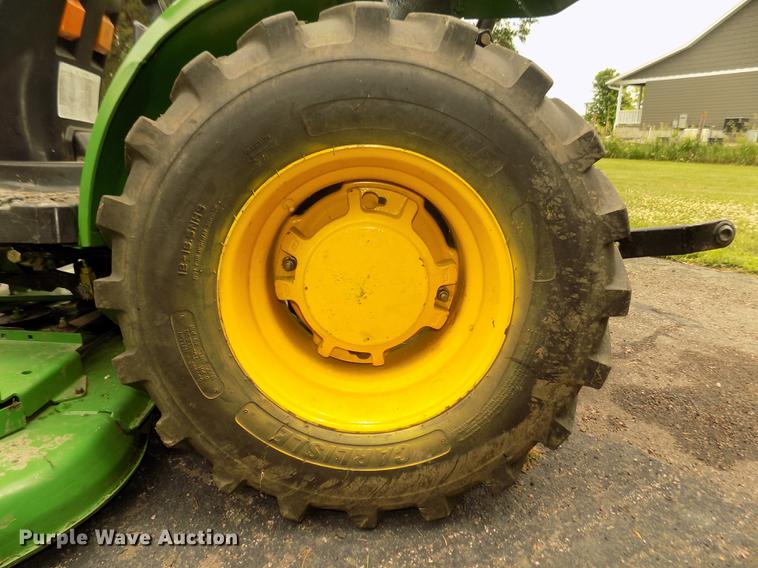 image for item DB8730 2006 John Deere 2320 MFWD tractor