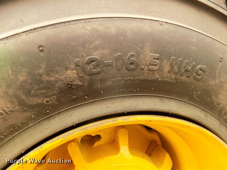 image for item DB8730 2006 John Deere 2320 MFWD tractor