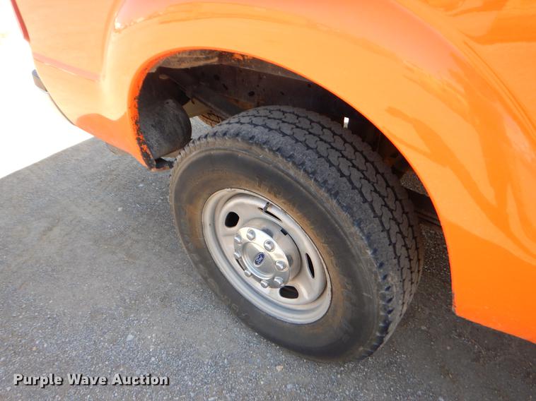 image for item DC2285 2013 Ford F250 Super Duty XL SuperCab pickup truck