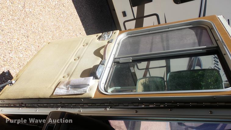 image for item DC3057 1981 Pace Arrow RV