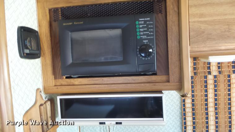 image for item DC3057 1981 Pace Arrow RV