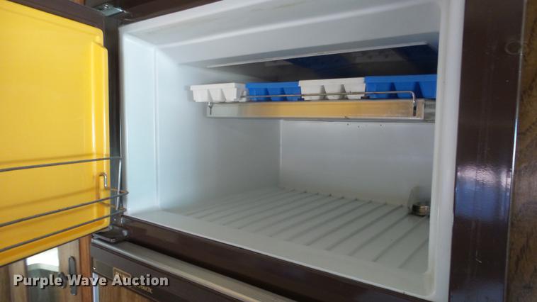 image for item DC3057 1981 Pace Arrow RV