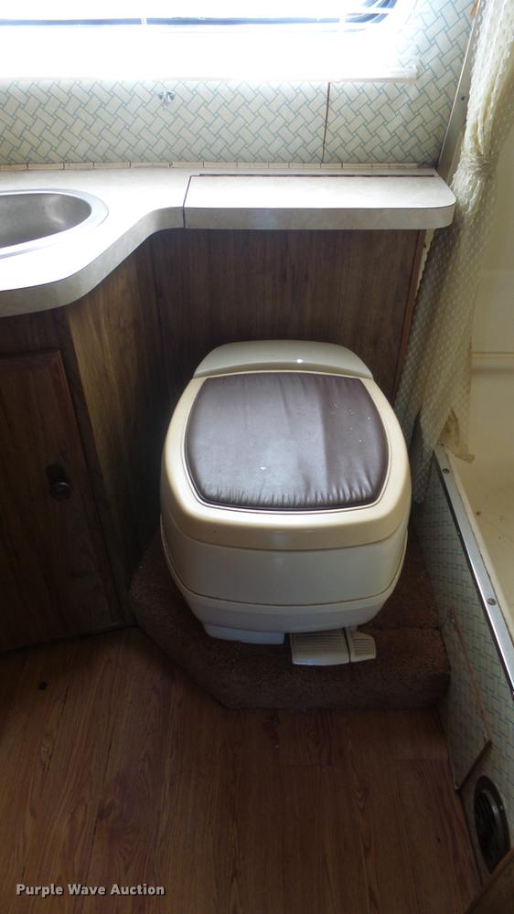 image for item DC3057 1981 Pace Arrow RV