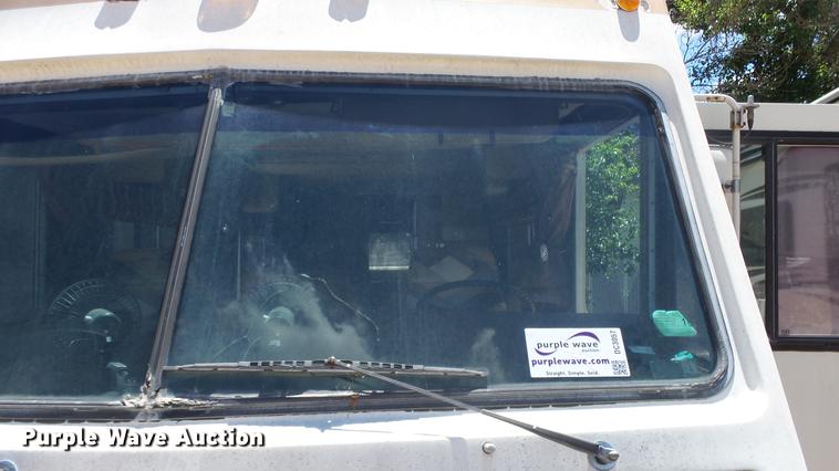 image for item DC3057 1981 Pace Arrow RV