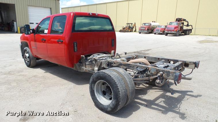 image for item DC4192 2011 Chevrolet Silverado 3500HD Crew Cab pickup truck cab and chassis