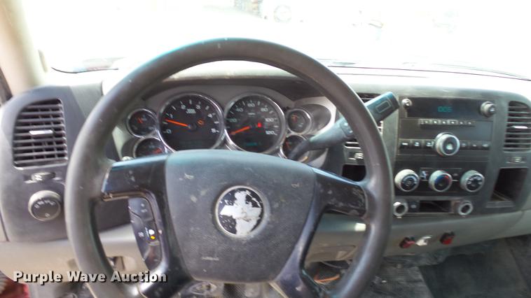 image for item DC4192 2011 Chevrolet Silverado 3500HD Crew Cab pickup truck cab and chassis