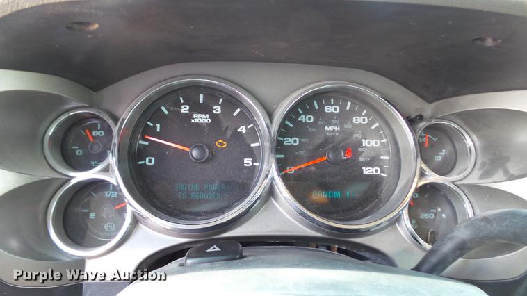 image for item DC4192 2011 Chevrolet Silverado 3500HD Crew Cab pickup truck cab and chassis