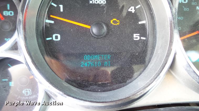 image for item DC4192 2011 Chevrolet Silverado 3500HD Crew Cab pickup truck cab and chassis