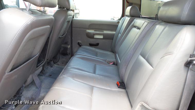 image for item DC4192 2011 Chevrolet Silverado 3500HD Crew Cab pickup truck cab and chassis