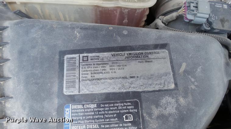 image for item DC4192 2011 Chevrolet Silverado 3500HD Crew Cab pickup truck cab and chassis