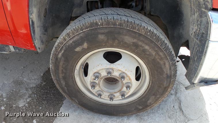 image for item DC4192 2011 Chevrolet Silverado 3500HD Crew Cab pickup truck cab and chassis