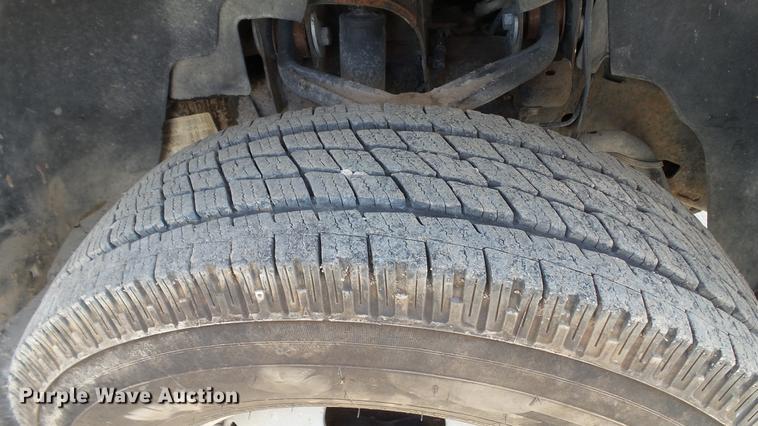 image for item DC4192 2011 Chevrolet Silverado 3500HD Crew Cab pickup truck cab and chassis