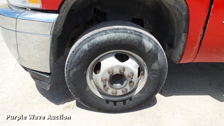 image for item DC4192 2011 Chevrolet Silverado 3500HD Crew Cab pickup truck cab and chassis