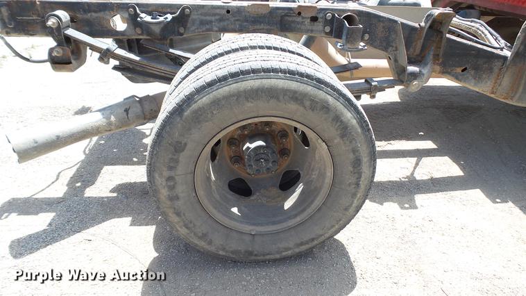 image for item DC4192 2011 Chevrolet Silverado 3500HD Crew Cab pickup truck cab and chassis