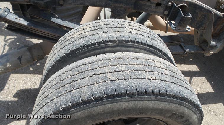 image for item DC4192 2011 Chevrolet Silverado 3500HD Crew Cab pickup truck cab and chassis