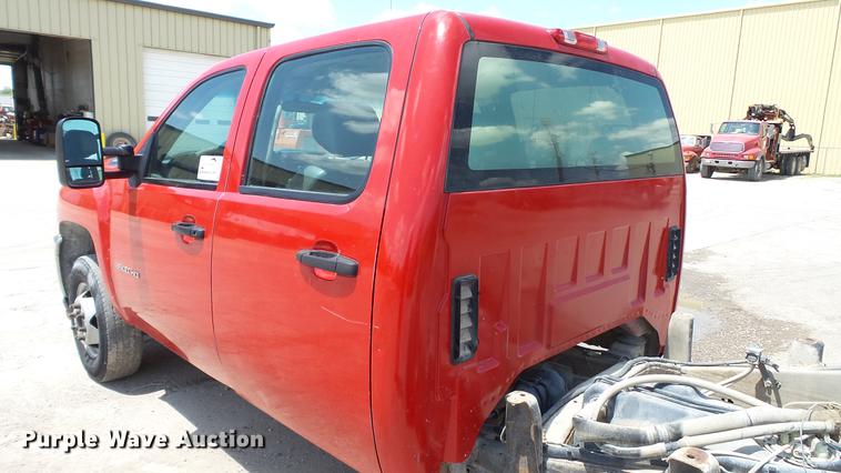 image for item DC4192 2011 Chevrolet Silverado 3500HD Crew Cab pickup truck cab and chassis