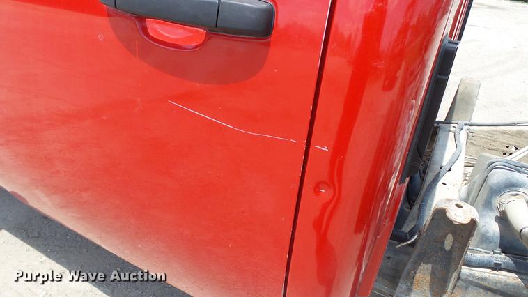 image for item DC4192 2011 Chevrolet Silverado 3500HD Crew Cab pickup truck cab and chassis