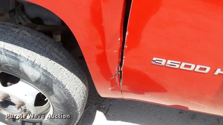 image for item DC4192 2011 Chevrolet Silverado 3500HD Crew Cab pickup truck cab and chassis