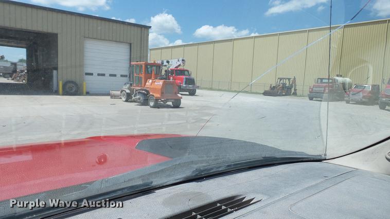 image for item DC4192 2011 Chevrolet Silverado 3500HD Crew Cab pickup truck cab and chassis