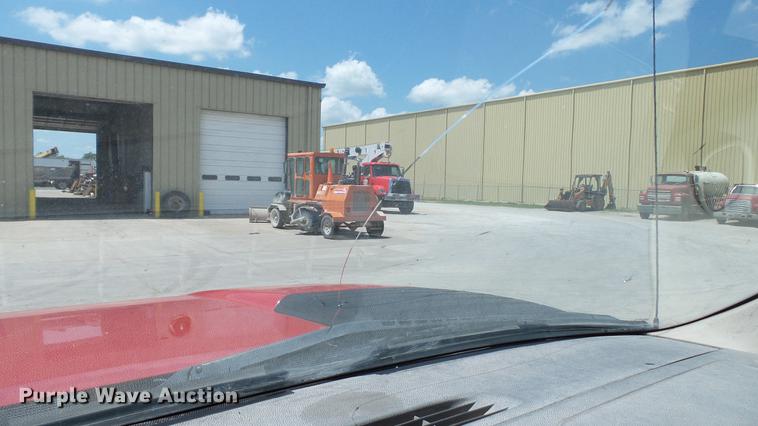 image for item DC4192 2011 Chevrolet Silverado 3500HD Crew Cab pickup truck cab and chassis