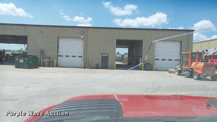 image for item DC4192 2011 Chevrolet Silverado 3500HD Crew Cab pickup truck cab and chassis