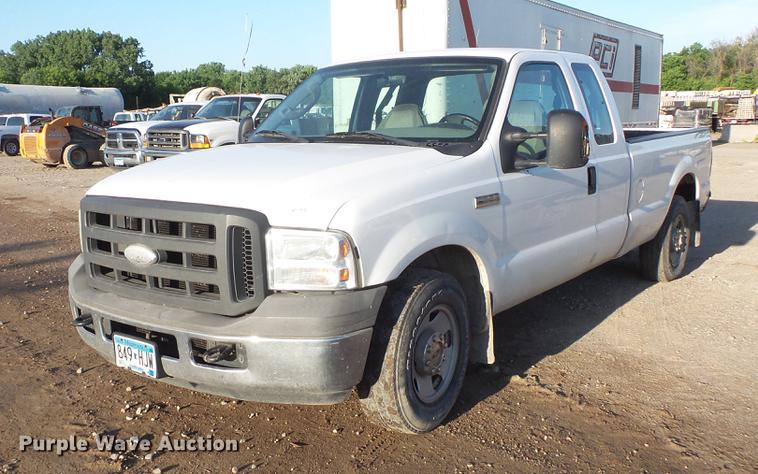 image for item DC4712 2005 Ford F250 Super Duty SuperCab pickup truck