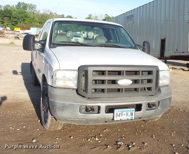 image for item DC4712 2005 Ford F250 Super Duty SuperCab pickup truck