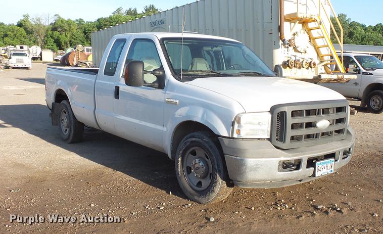 image for item DC4712 2005 Ford F250 Super Duty SuperCab pickup truck