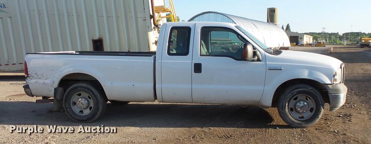 image for item DC4712 2005 Ford F250 Super Duty SuperCab pickup truck