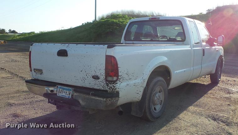 image for item DC4712 2005 Ford F250 Super Duty SuperCab pickup truck
