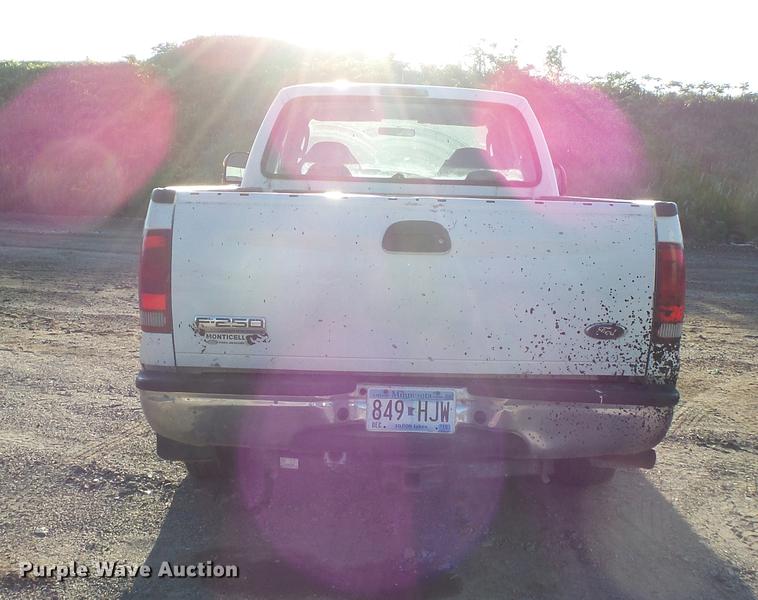image for item DC4712 2005 Ford F250 Super Duty SuperCab pickup truck