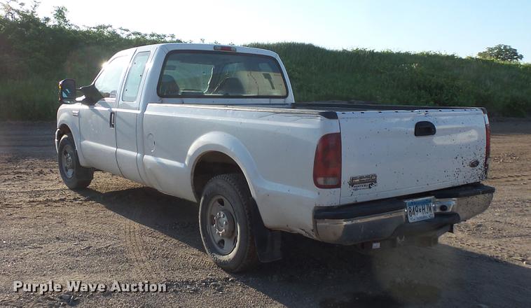 image for item DC4712 2005 Ford F250 Super Duty SuperCab pickup truck