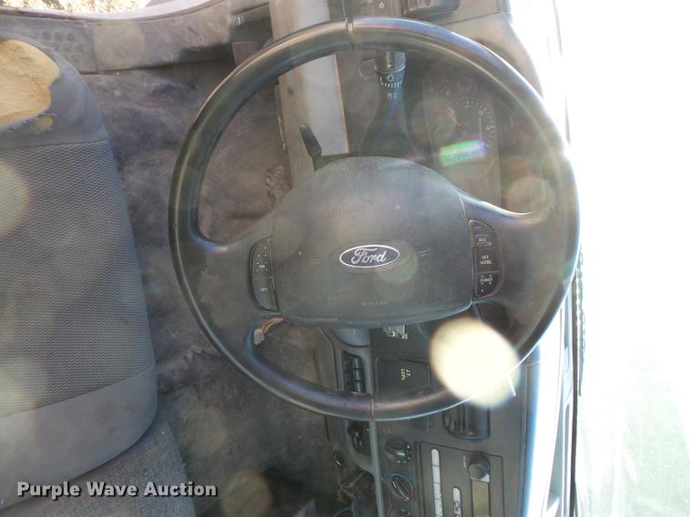 image for item DC4712 2005 Ford F250 Super Duty SuperCab pickup truck